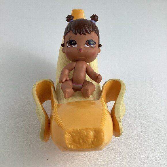 Baby Bratz Sweet Seat Pull String Banana Rocker Lounge Lil Yasmin Doll MGA Toy